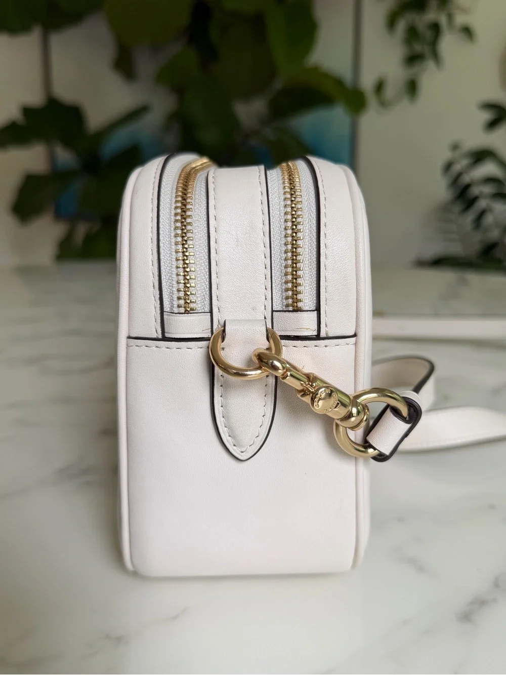 Coach Jes Crossbody With Linear Quilting Gold /Chalk Leather Bag C1569